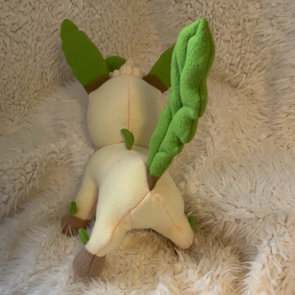 Leafeon pokemon plush standing - Picture 4 of 4